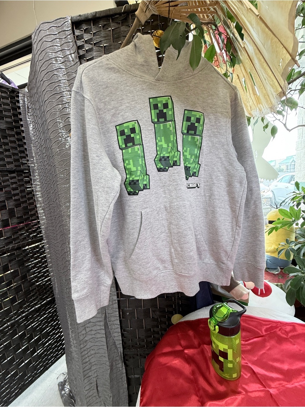 Kids' MINECRAFT CREEPER FLEECE PULLOVER HOODIE, GRAY XL